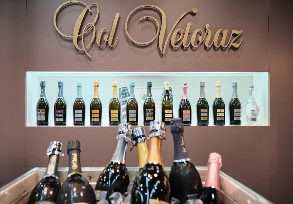 Unsere Vinitaly: ein beispielloses Treffen der Spitzenklassen Unsere Vinitaly: ein beispielloses Treffen der Spitzenklassen