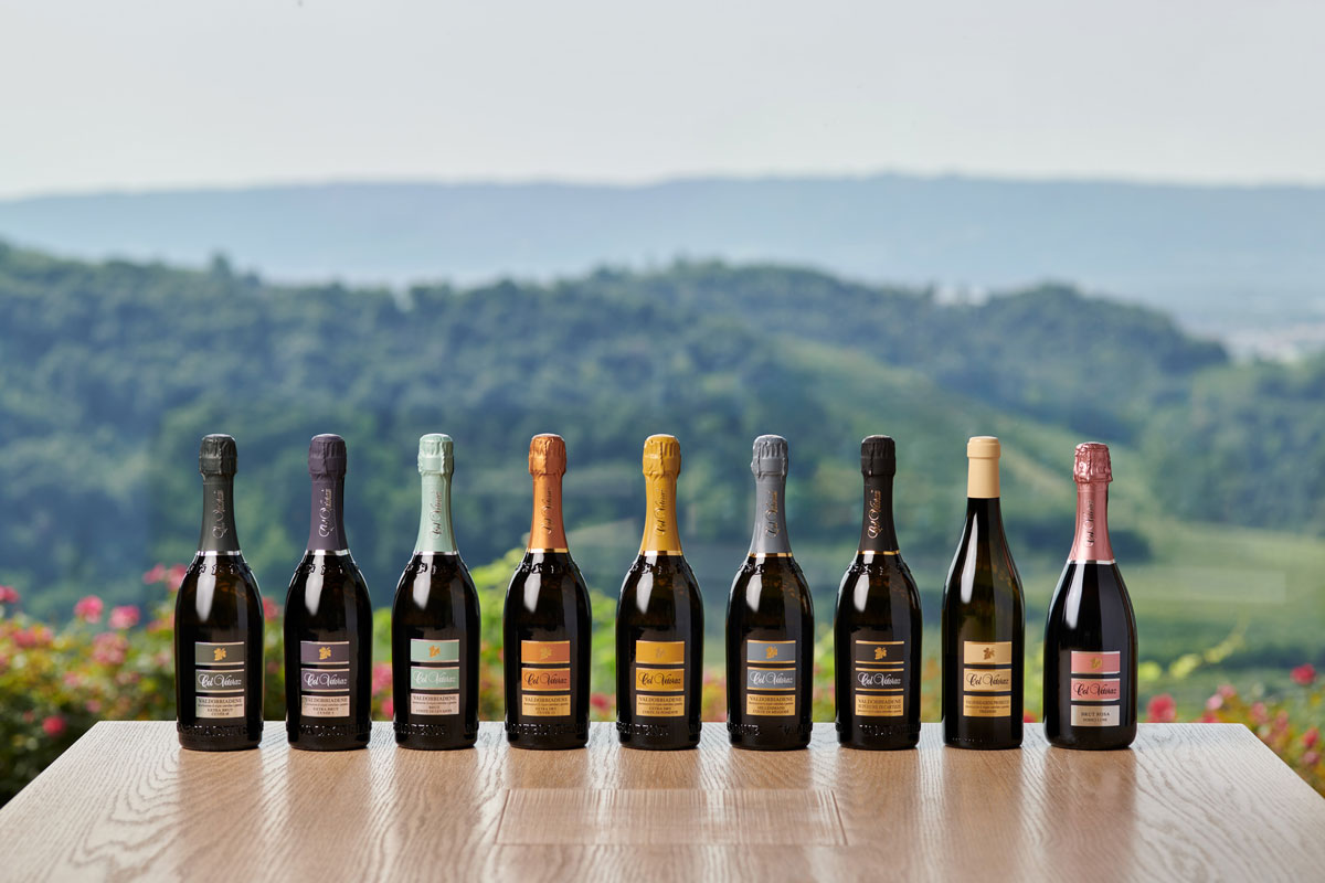 La storia del nome “Prosecco”: perché oggi Col Vetoraz sceglie di parlare di Valdobbiadene DOCG La storia del nome “Prosecco” aiuta a capire perché, oggi, parlare di territorio sia più importante che mai.