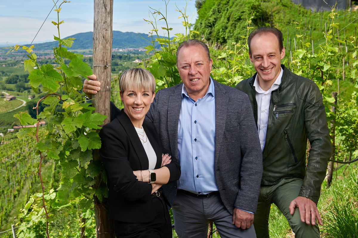 Perché per Col Vetoraz tutto inizia dalla collina Per Col Vetoraz, il vino inizia dalla collina perché è lì che si incontrano natura, cultura e lavoro.