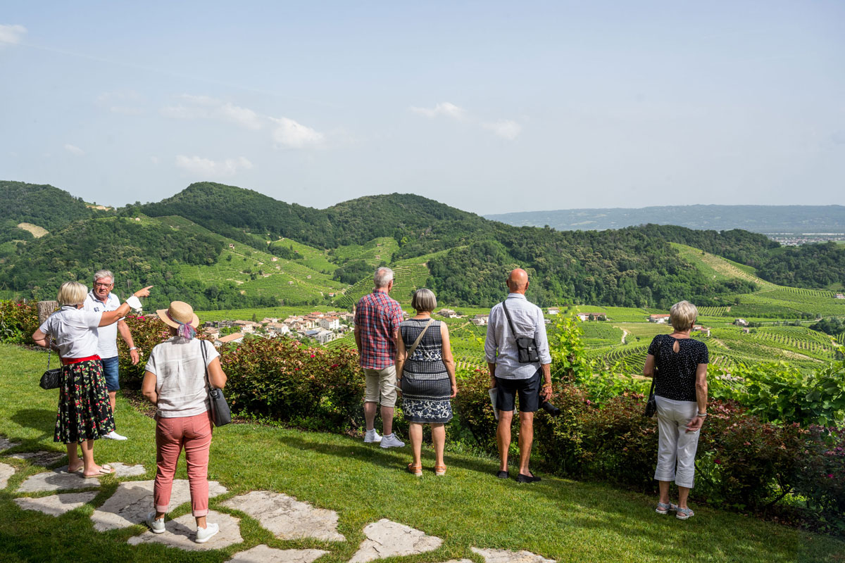Cantine Valdobbiadene: come scegliere un’esperienza autentica tra colline, vino e territorio Percorsi Degustativi Col Vetoraz Valdobbiadene DOCG