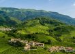 Colline di Valdobbiadene con vigneti su pendenze diverse