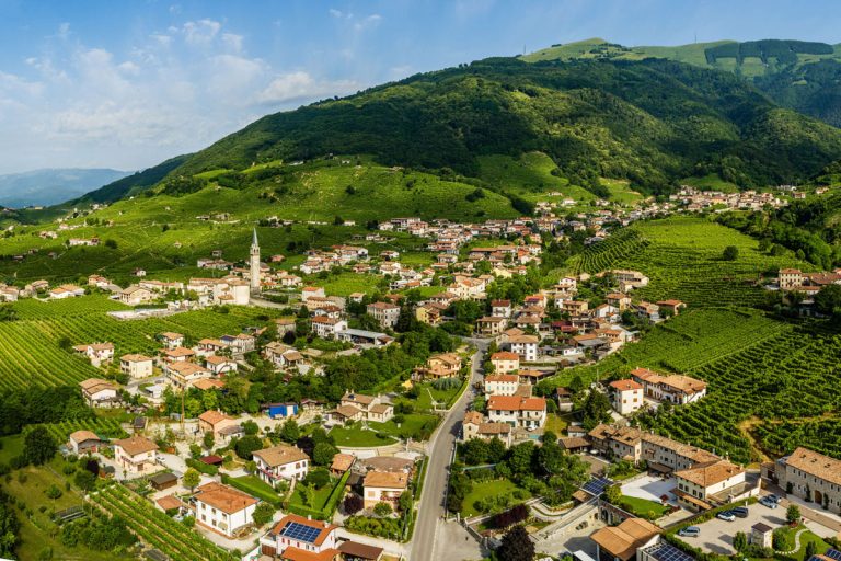 Santo Stefano di Valdobbiadene e paesaggio