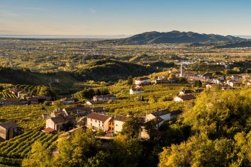 San Pietro di Barbozza tra vigneti e colline di Valdobbiadene