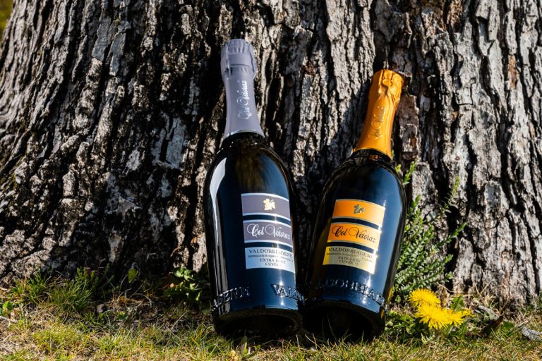 Bottiglie Col Vetoraz Valdobbiadene DOCG con simbolo delle foglie